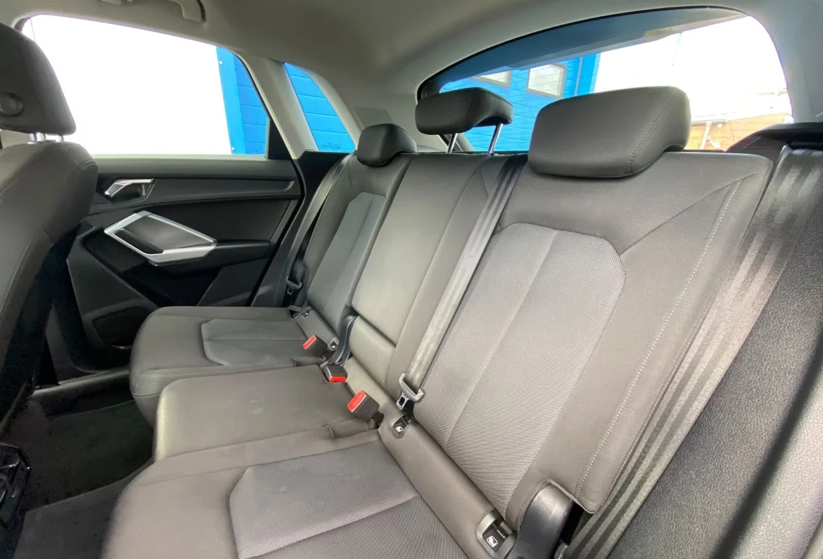 Audi Q3 35TFSI/150HP/CAM/AHK/NAVI/CPLAY/ACC/272q, снимка 14 - Автомобили и джипове - 54455368