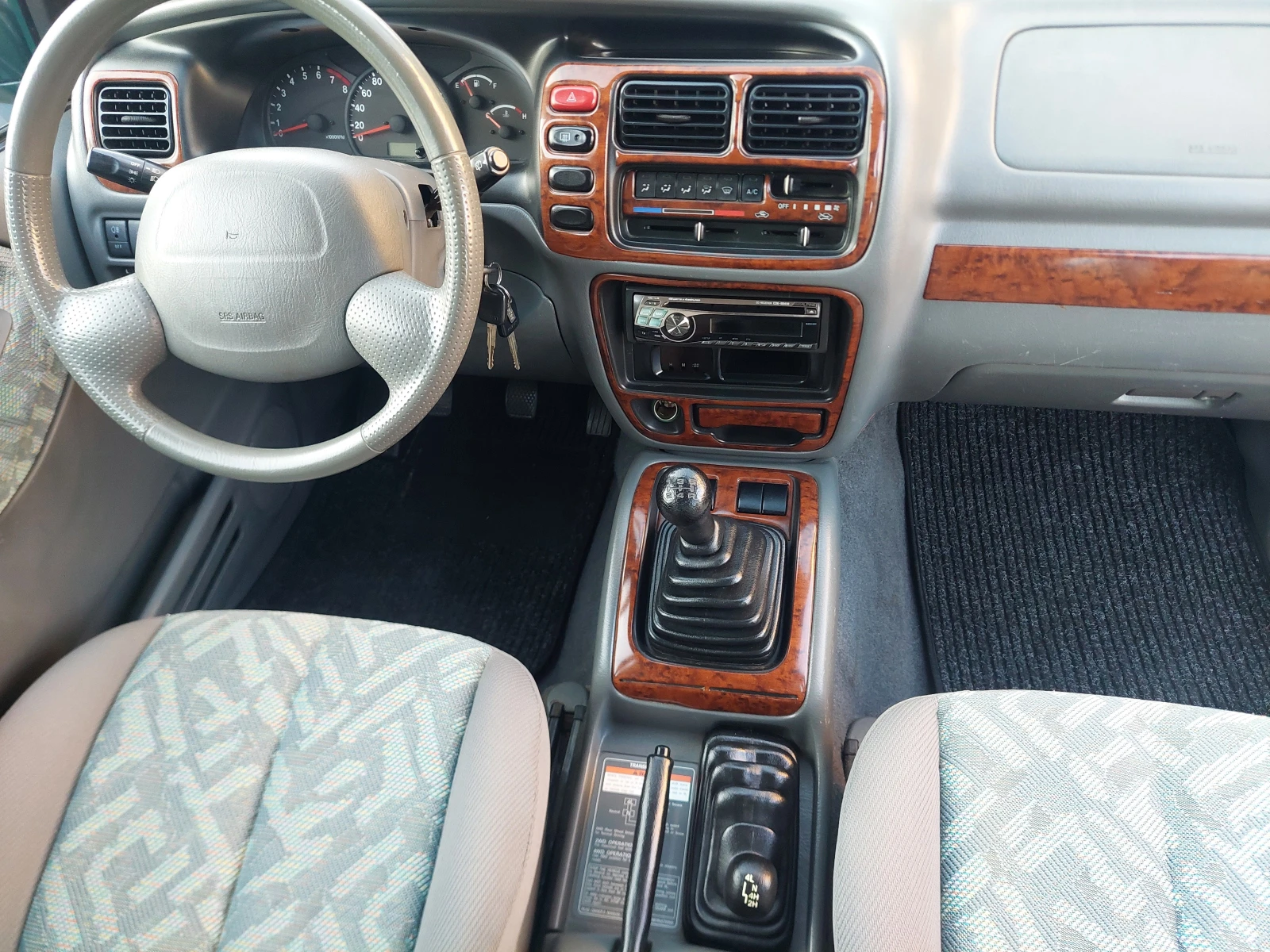 Suzuki Grand vitara 2.0i--128kc-ТОП СЪСТОЯНИЕ, снимка 11 - Автомобили и джипове - 55479667