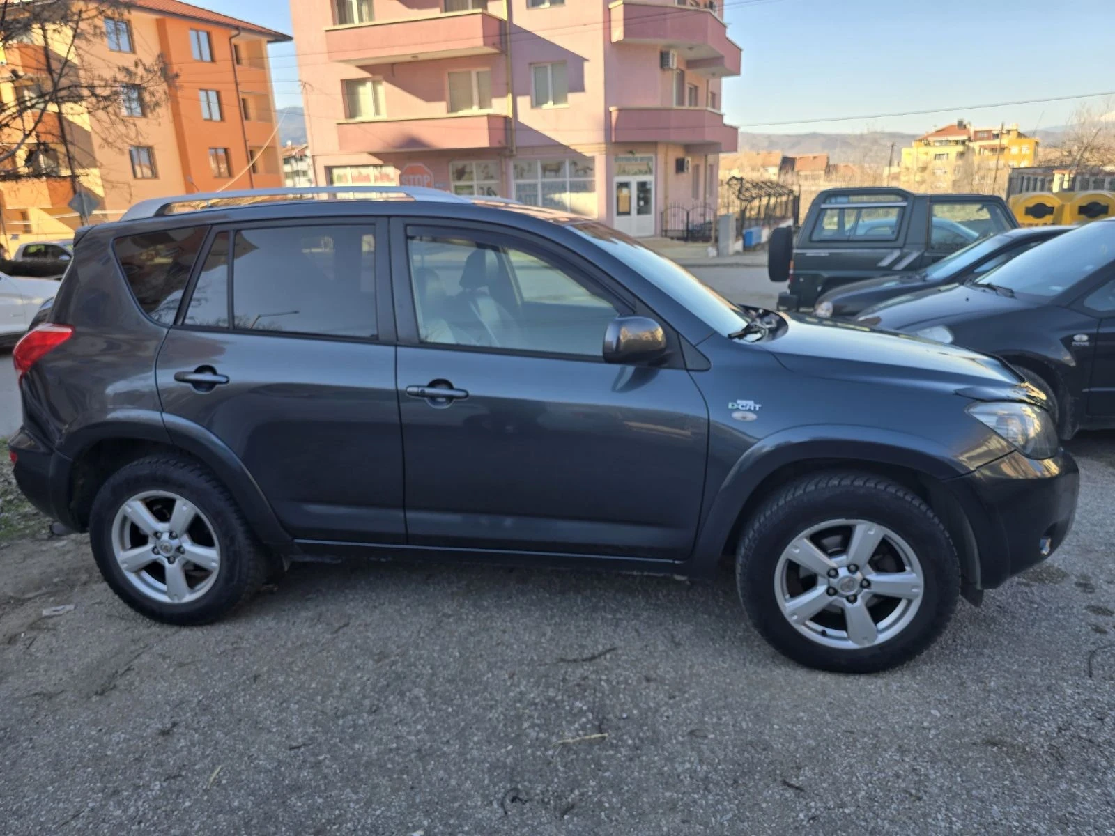 Toyota Rav4, снимка 4 - Автомобили и джипове - 55587866