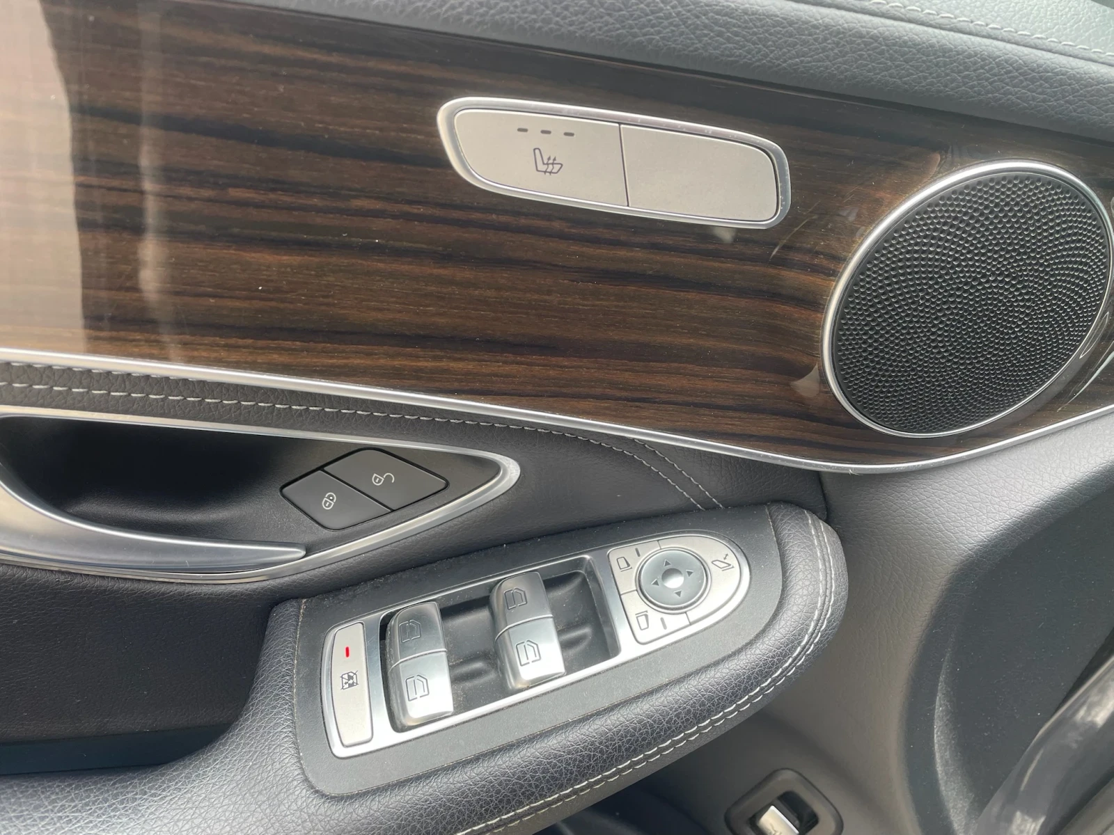 Mercedes-Benz GLC 220 DISTR| 360| 4MATIC, снимка 9 - Автомобили и джипове - 56059635