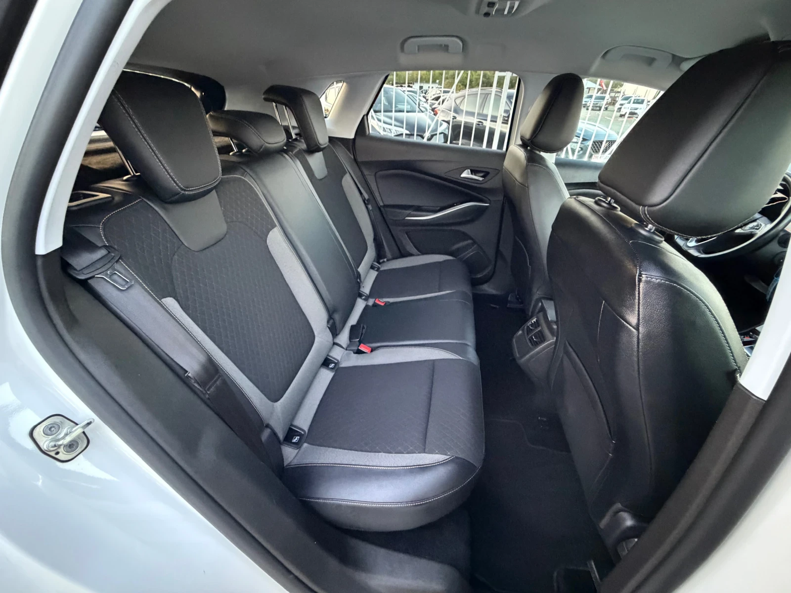 Opel Grandland X GS LINE / АВТОМАТИК / ЕВРО6 / 72 000 км / FACELIFT, снимка 14 - Автомобили и джипове - 56075556