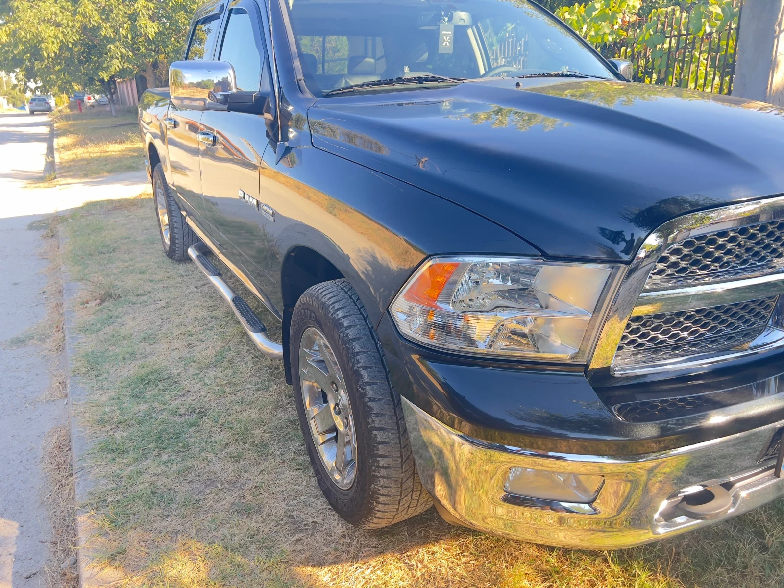 Dodge RAM 1500 Laramie, снимка 13 - Автомобили и джипове - 56105215