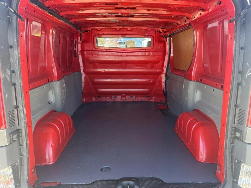 Opel Vivaro, снимка 8 - Бусове и автобуси - 47678377