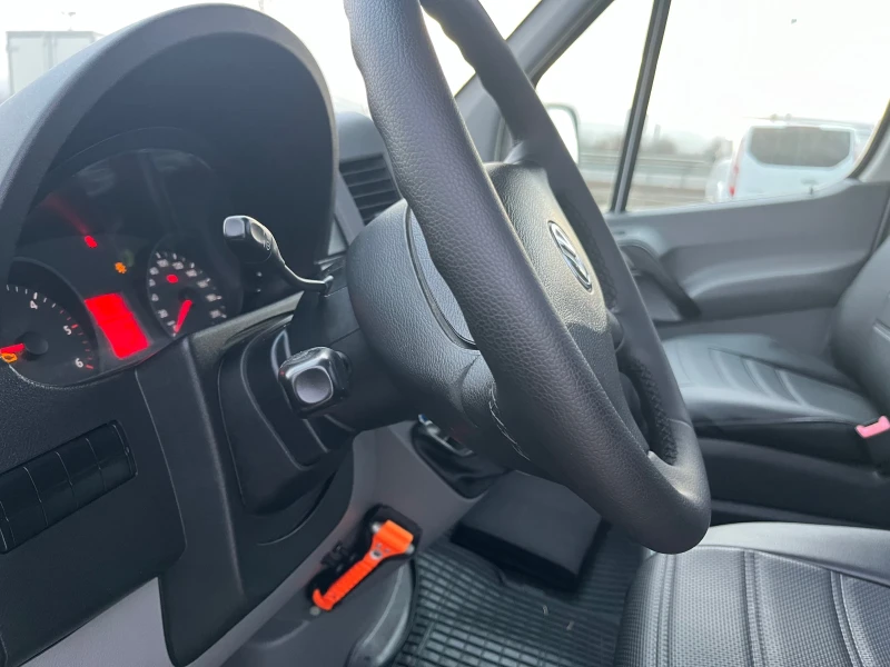 VW Crafter 164КС КРАН-1000кг Б-кат ОРОГИНАЛЕН ВИД, снимка 10 - Бусове и автобуси - 53034433