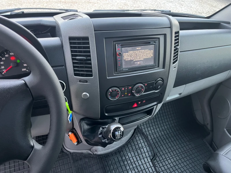 VW Crafter 164КС КРАН-1000кг Б-кат ОРОГИНАЛЕН ВИД, снимка 6 - Бусове и автобуси - 53034433