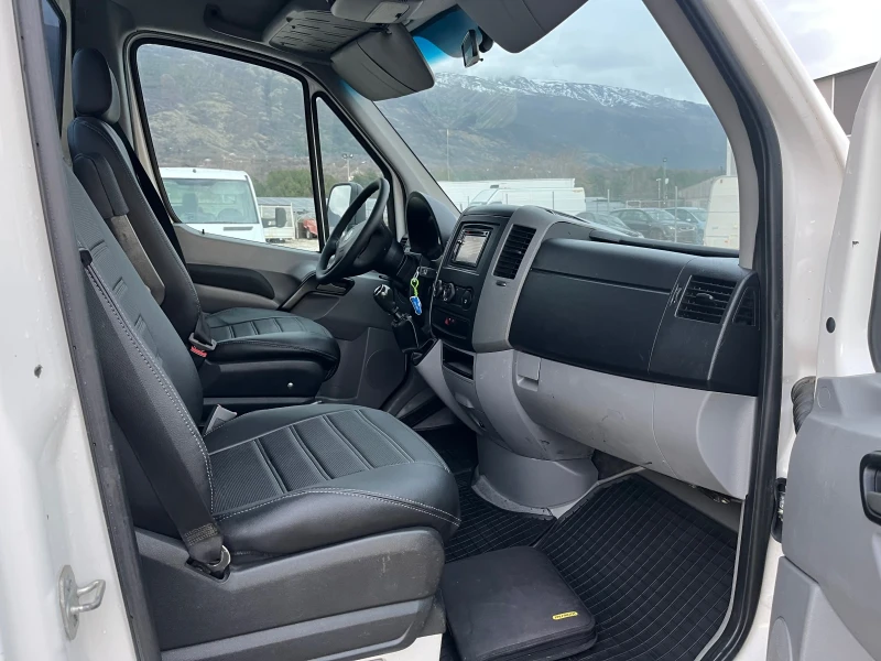 VW Crafter 164КС КРАН-1000кг Б-кат ОРОГИНАЛЕН ВИД, снимка 9 - Бусове и автобуси - 53034433