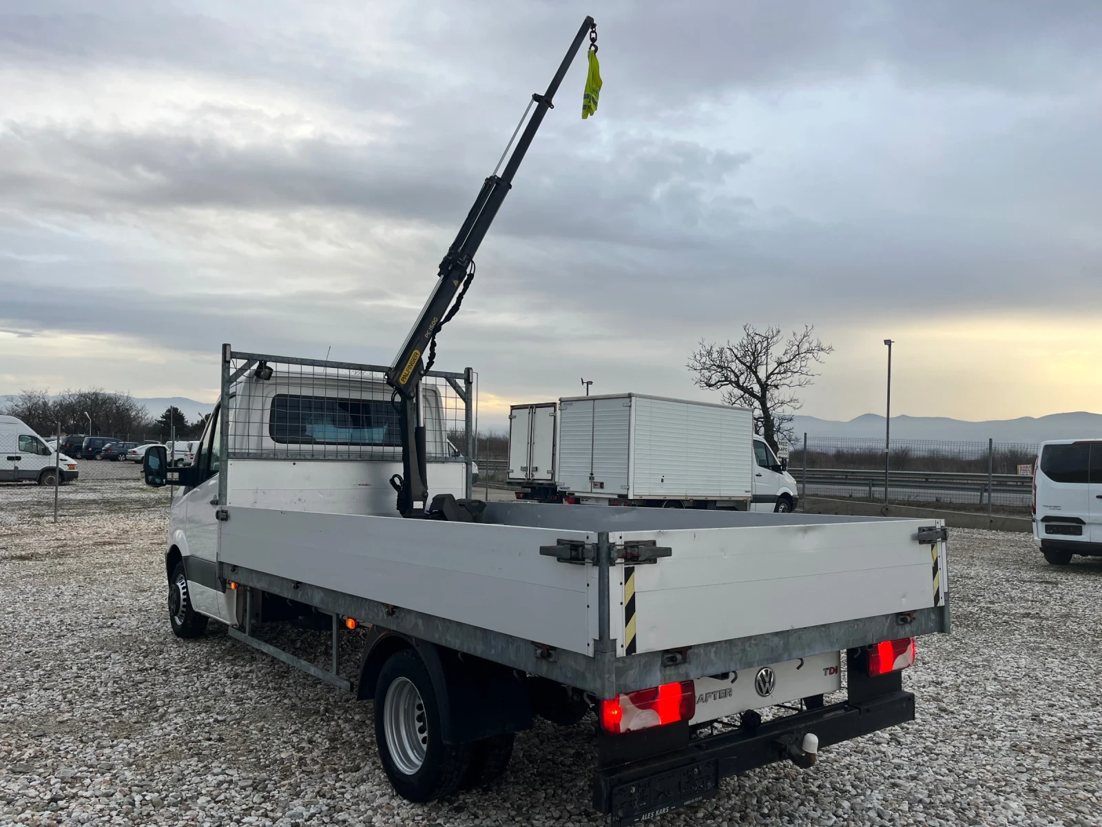 VW Crafter 164КС КРАН-1000кг Б-кат ОРОГИНАЛЕН ВИД - изображение 4