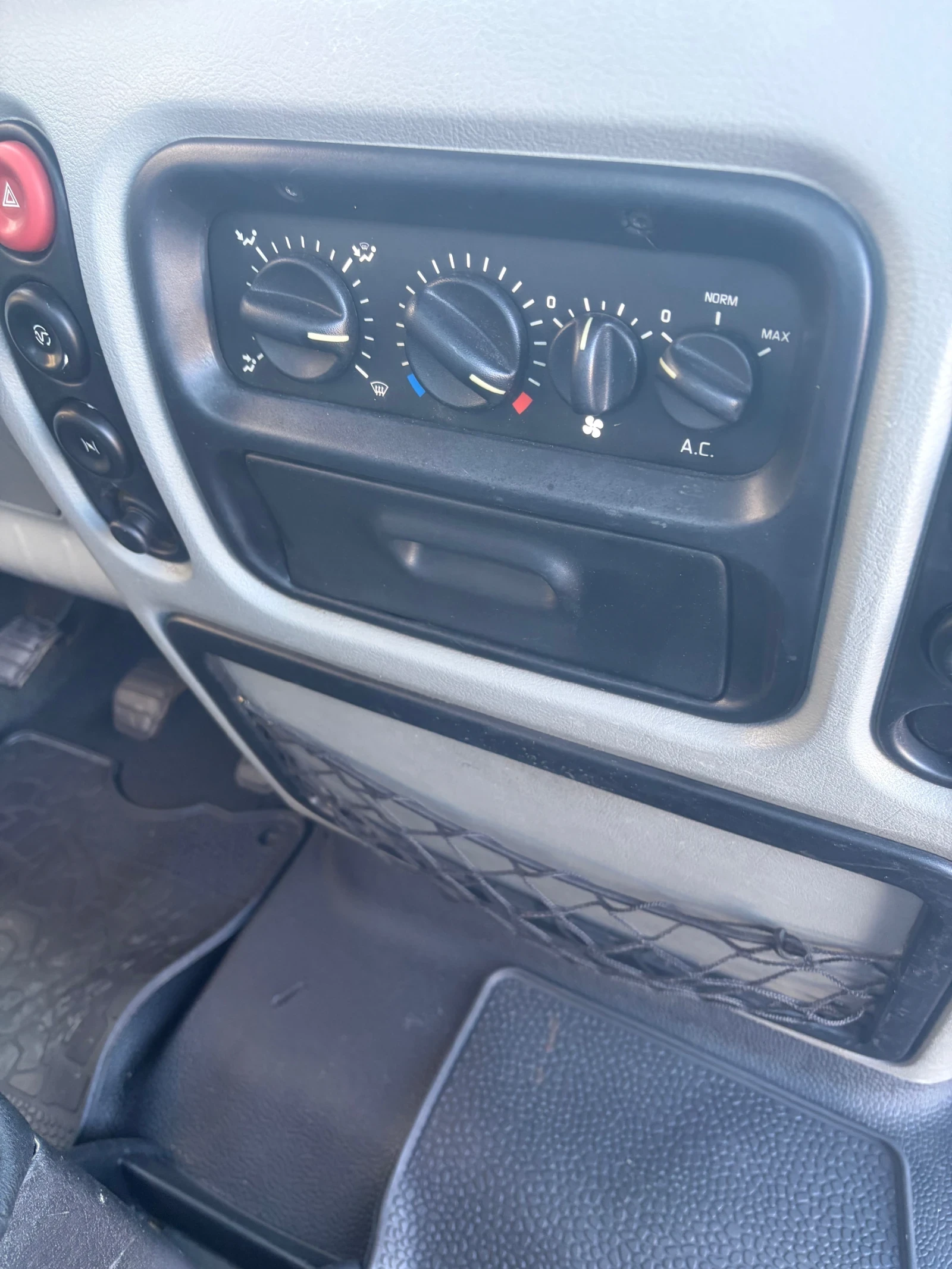 Iveco Daily 3.0 Dizel KLiMA, снимка 6 - Бусове и автобуси - 55980396