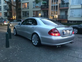 Mercedes-Benz E 320, снимка 11