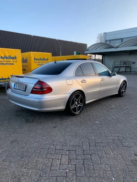 Mercedes-Benz E 320, снимка 5