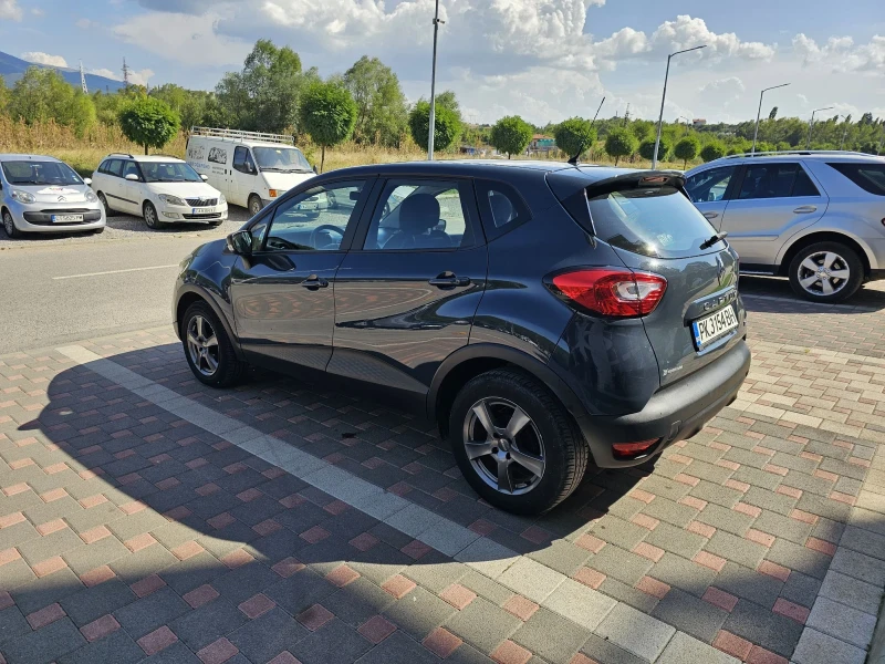 Renault Captur, снимка 8 - Автомобили и джипове - 47587974