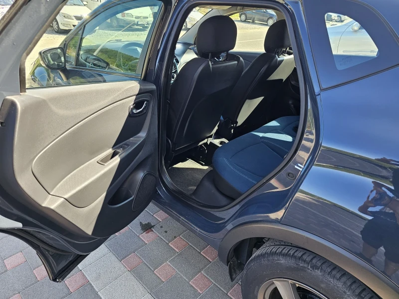 Renault Captur, снимка 14 - Автомобили и джипове - 47587974