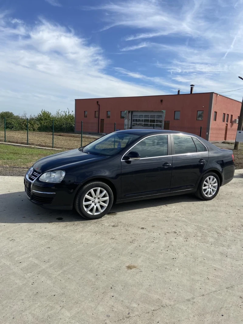 VW Jetta 1.6i, снимка 3 - Автомобили и джипове - 47540152