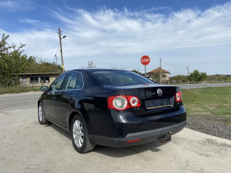 VW Jetta 1.6i, снимка 4 - Автомобили и джипове - 47540152