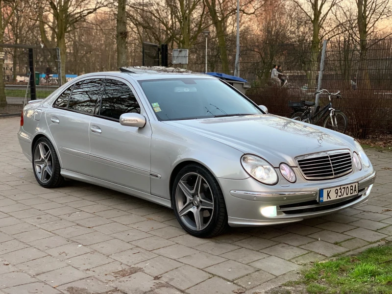 Mercedes-Benz E 320, снимка 10 - Автомобили и джипове - 48539443