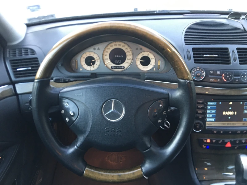 Mercedes-Benz E 270 CDI Avantgarde, снимка 9 - Автомобили и джипове - 48731665