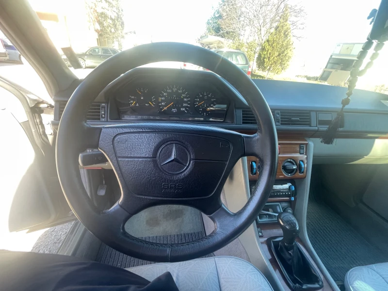 Mercedes-Benz E 250 2.5 , снимка 10 - Автомобили и джипове - 49393128