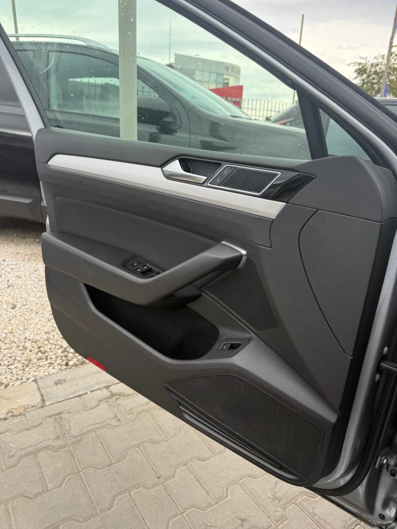 VW Passat Като нов* Реален* Нави* Топ* Перфектен* , снимка 14 - Автомобили и джипове - 51752968