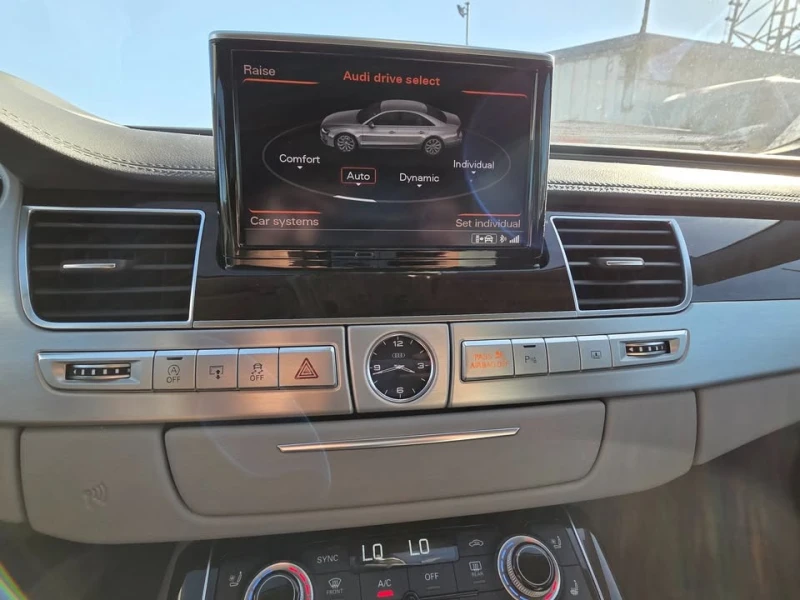 Audi A8 * * CARFAX * * АВТОКРЕДИТ * * , снимка 12 - Автомобили и джипове - 52333519