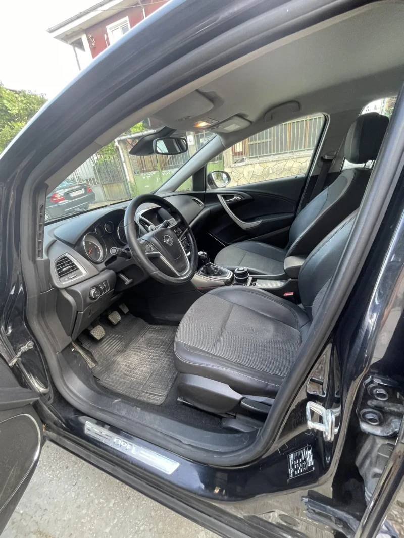 Opel Astra Astra J COSMO, снимка 3 - Автомобили и джипове - 52472698