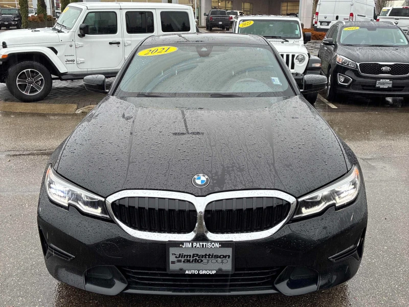 BMW 330 CARFAX * * АВТО КРЕДИТ * * , снимка 2 - Автомобили и джипове - 52795460