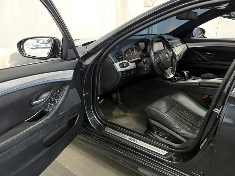 BMW M5, снимка 10 - Автомобили и джипове - 55185950