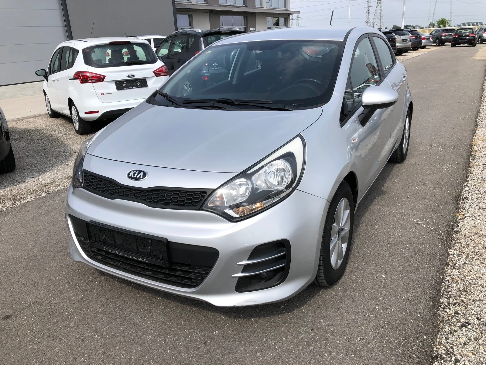 Kia Rio 1.1 CRDI 75k.c - изображение 2