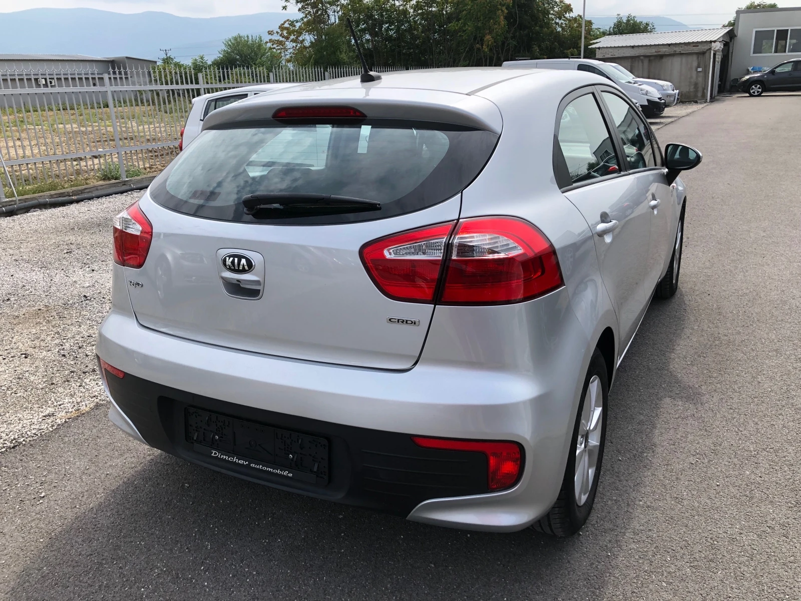 Kia Rio 1.1 CRDI 75k.c - изображение 6