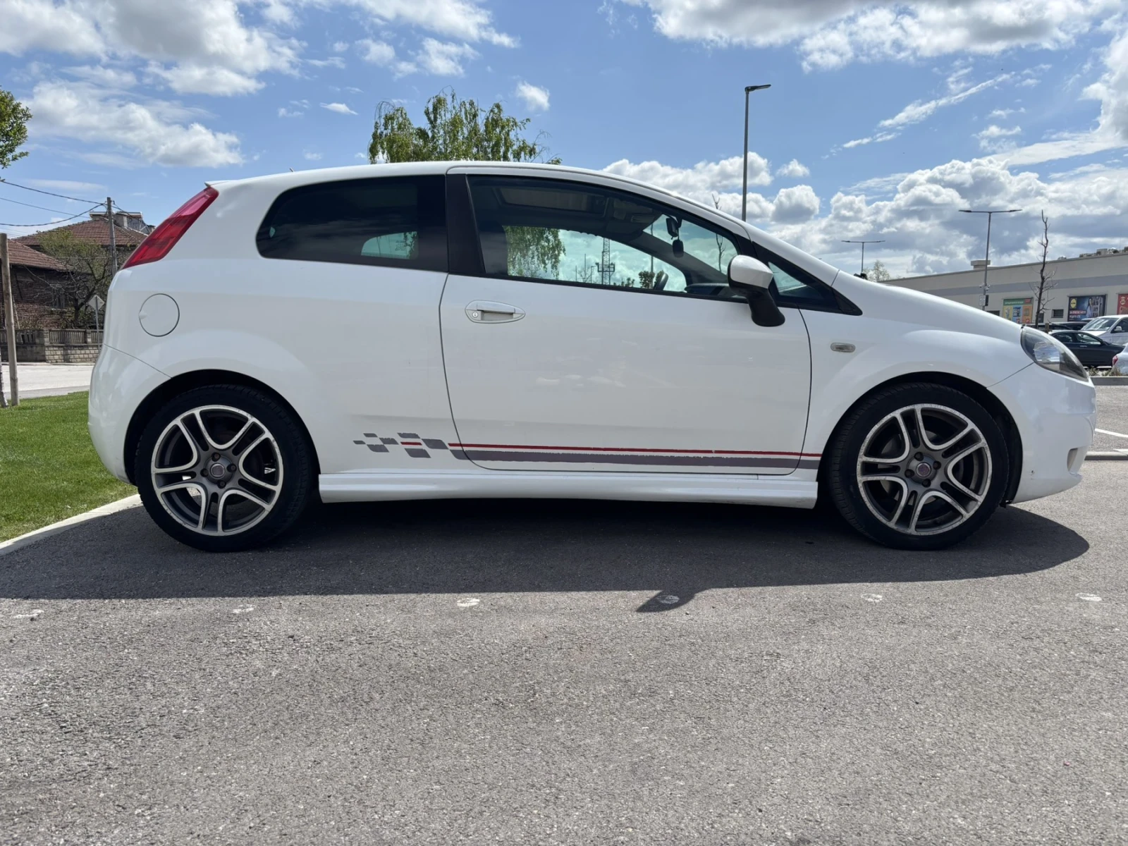 Fiat Punto 1.3 multijet Grande Punto 6 ск. - изображение 2