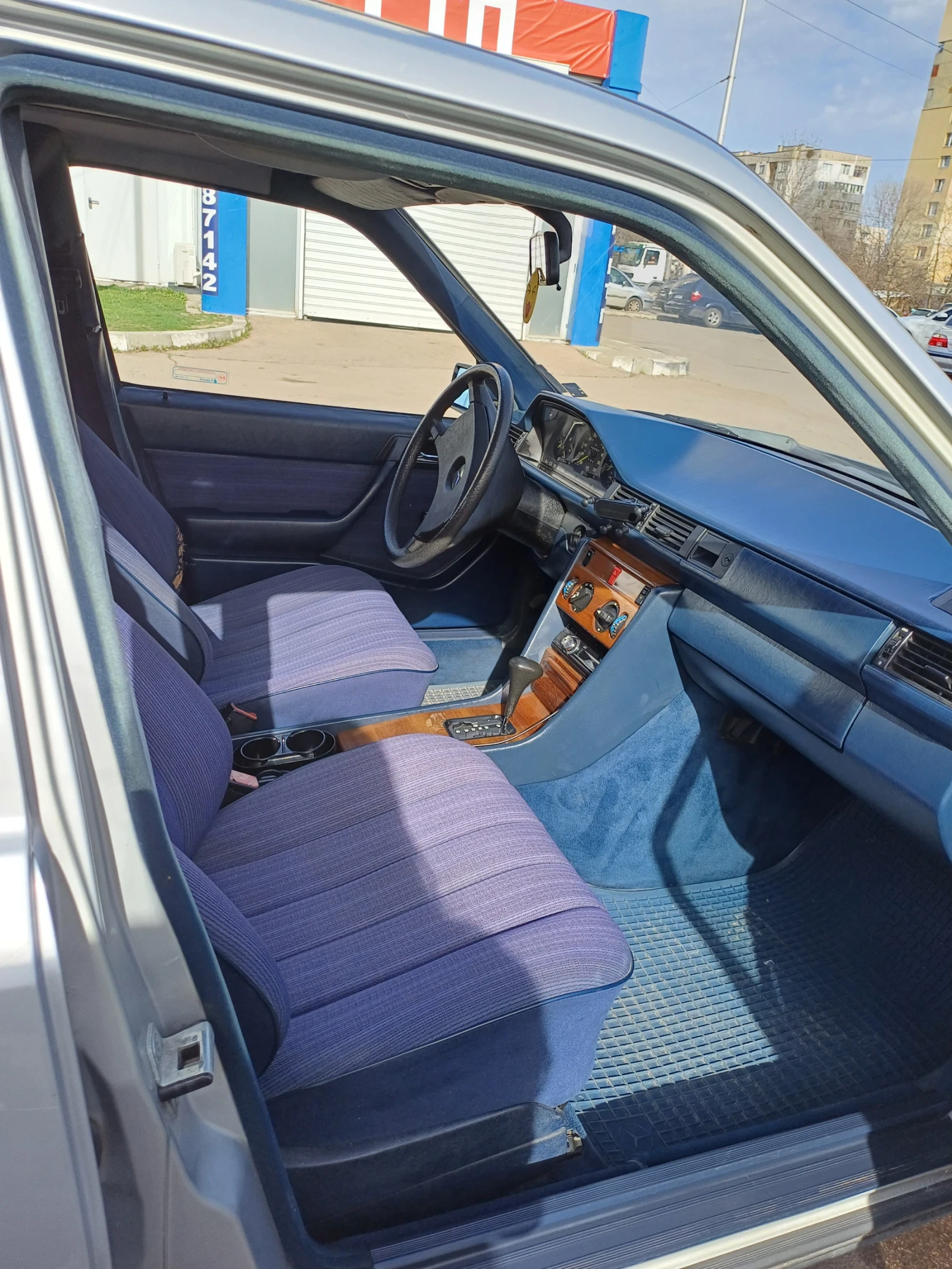 Mercedes-Benz 124 2.3 - изображение 9