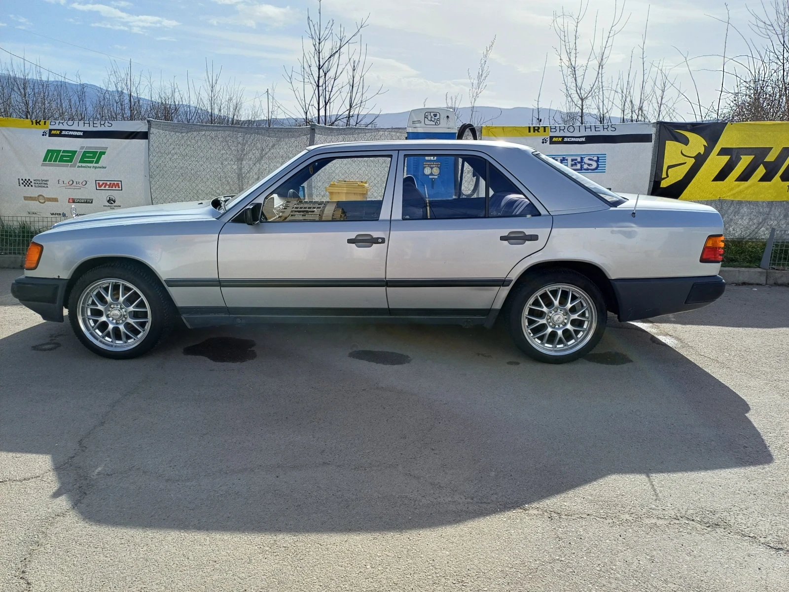 Mercedes-Benz 124 2.3 - изображение 10