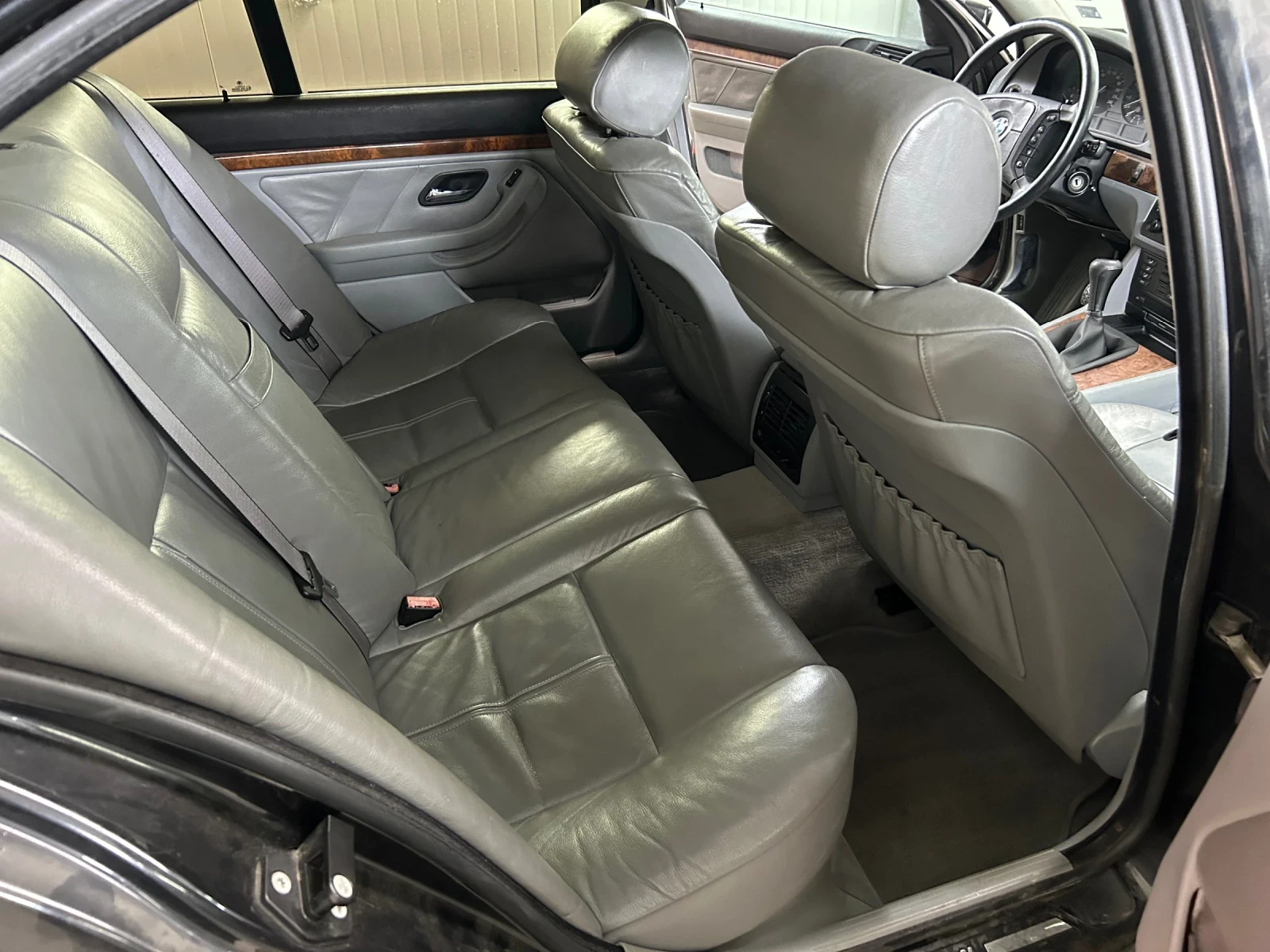 BMW 520  - изображение 10