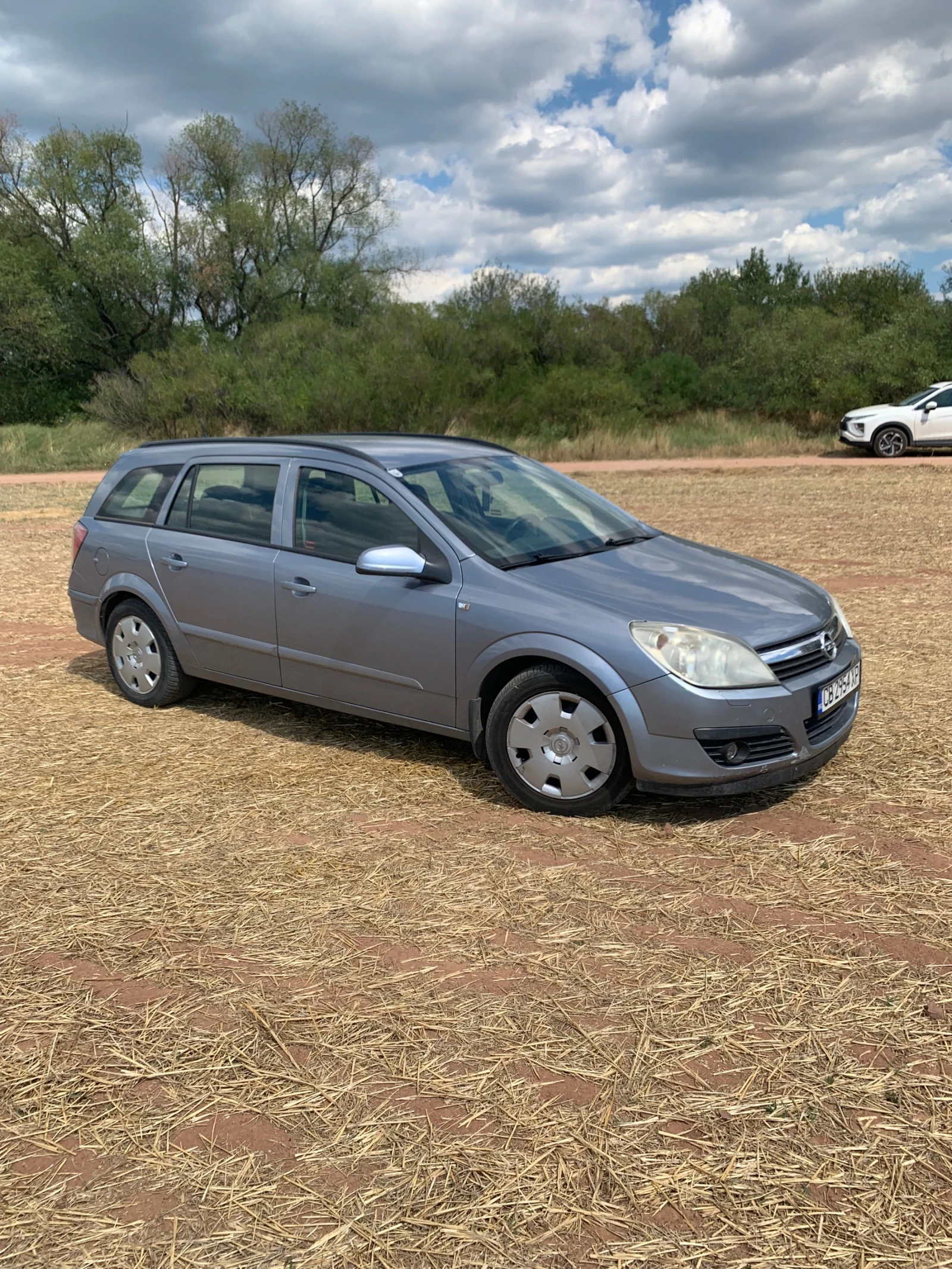 Opel Astra Astra H 1.9 CDTI - изображение 3