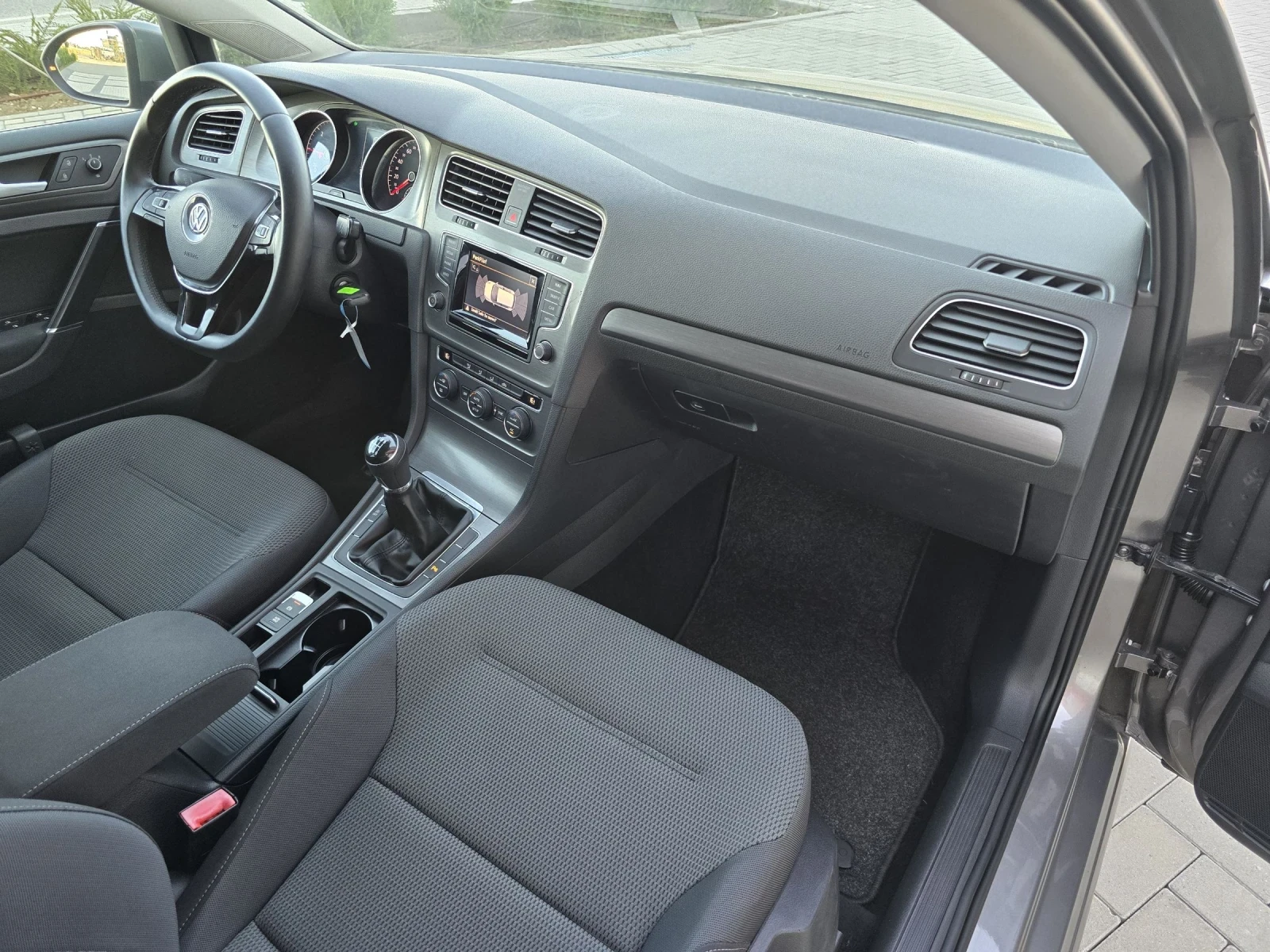 VW Golf 1.6TDi/Comfirtline BlueMotion | Mobile.bg   14