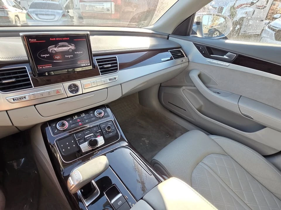 Audi A8 * * CARFAX * *  * *  | Mobile.bg   11