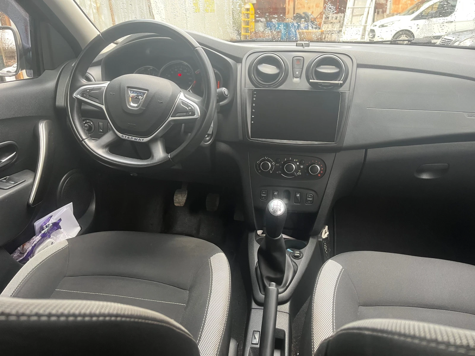 Dacia Sandero  - изображение 8