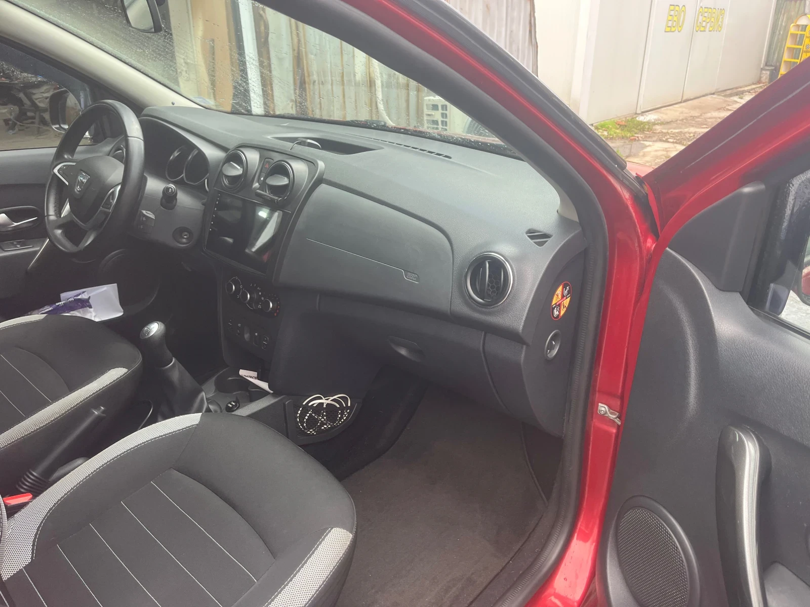 Dacia Sandero  - изображение 7