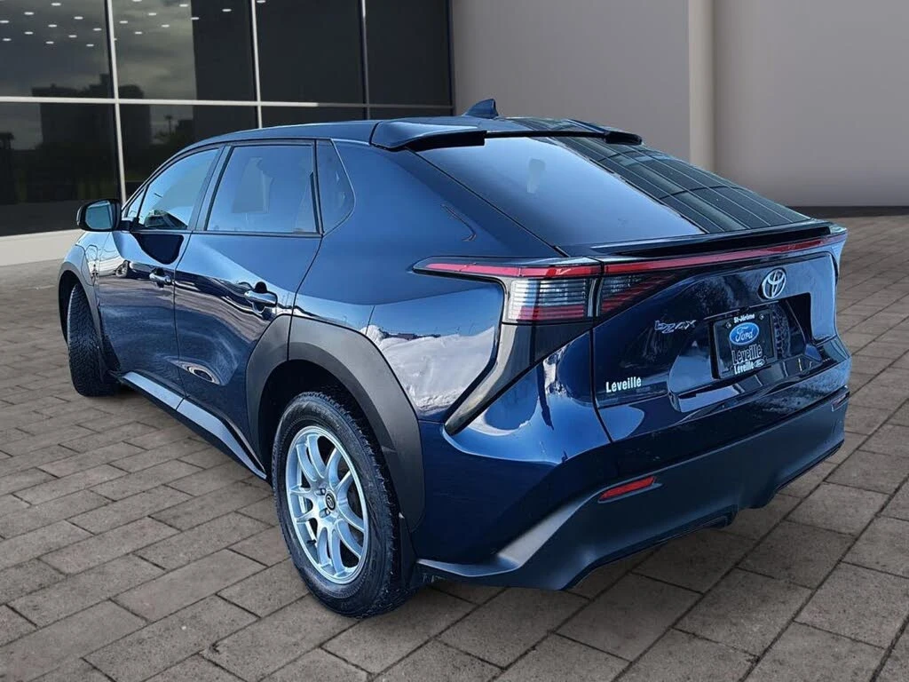 Toyota bZ4X L* FWD* ПОДГРЕВ* КАМЕРА* МЪРТВА ТОЧКА* CARPLAY - изображение 4