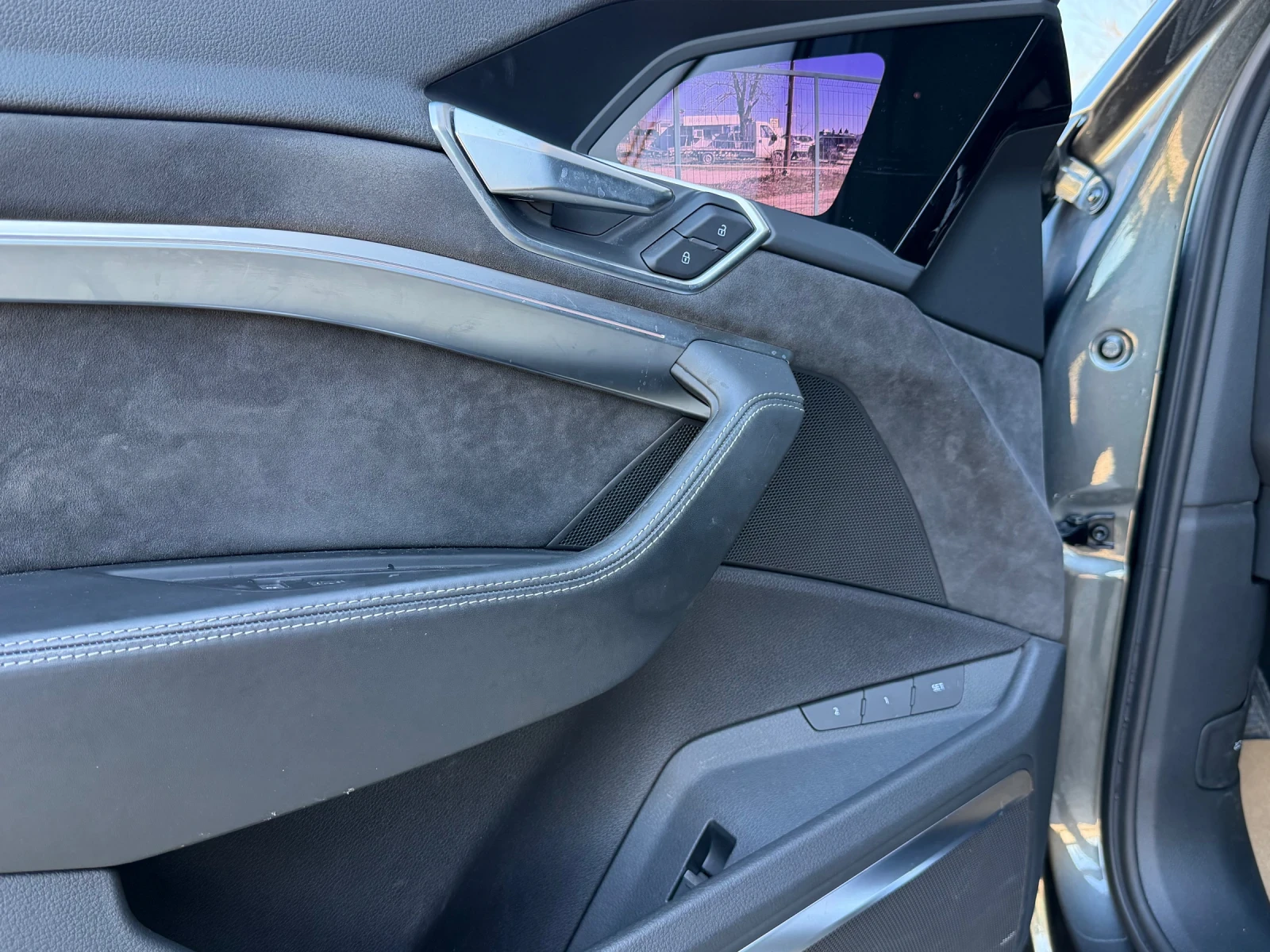 Audi E-Tron Sportback 55 Quattro S edition 408kc, снимка 15 - Автомобили и джипове - 53785601