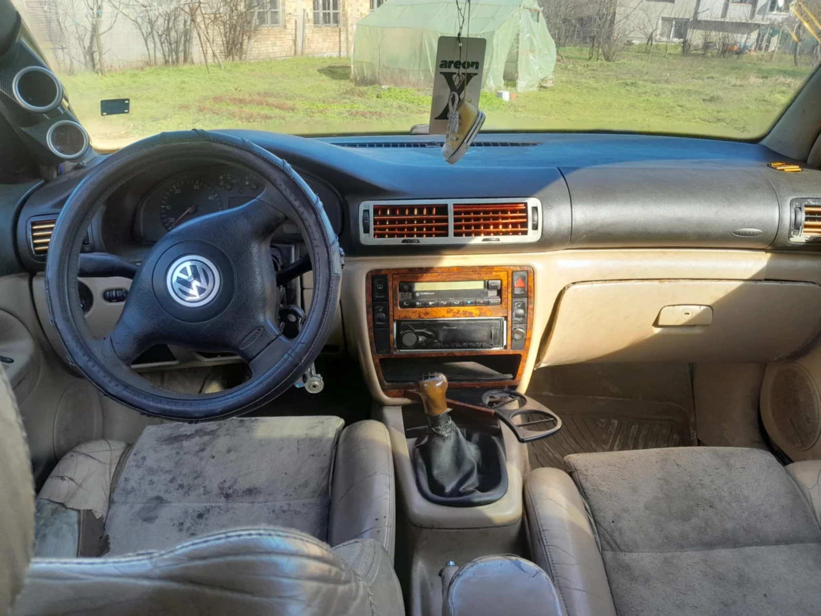 VW Passat 1.9 110 коня, снимка 3 - Автомобили и джипове - 53942575