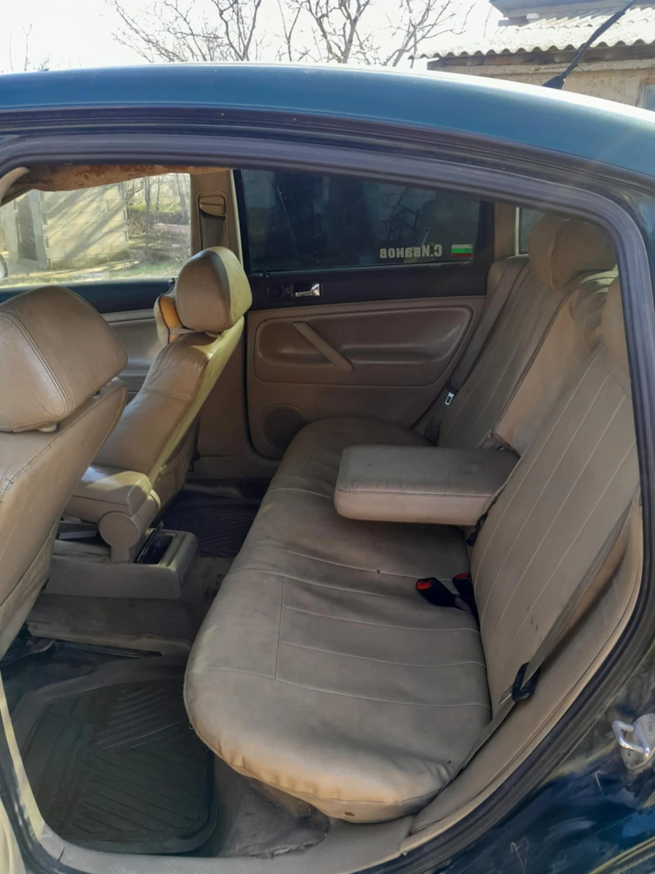 VW Passat 1.9 110 коня, снимка 4 - Автомобили и джипове - 53942575