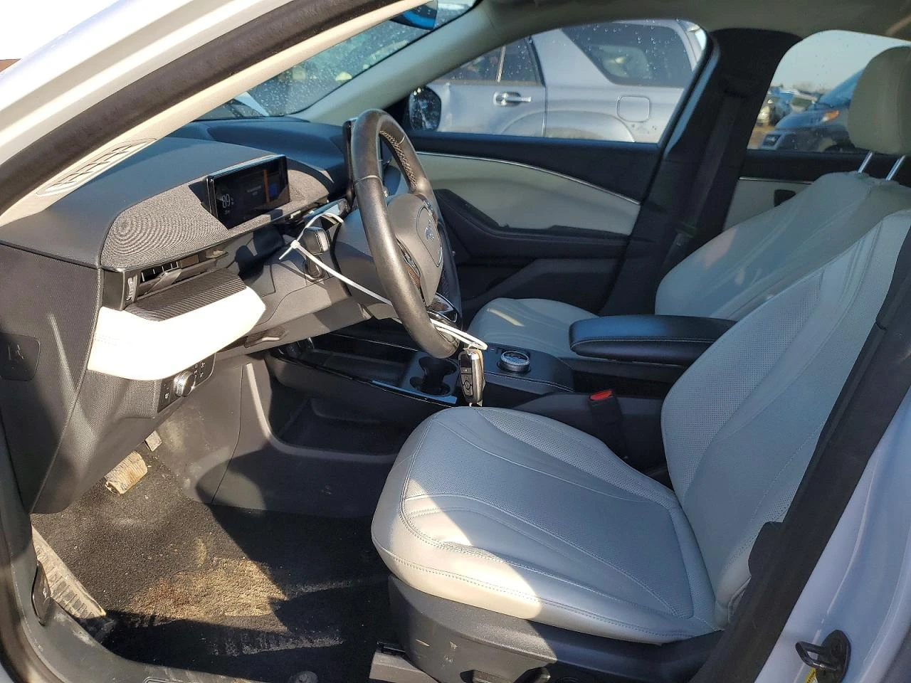 Ford Mustang Mach-E Premium, снимка 7 - Автомобили и джипове - 53947392