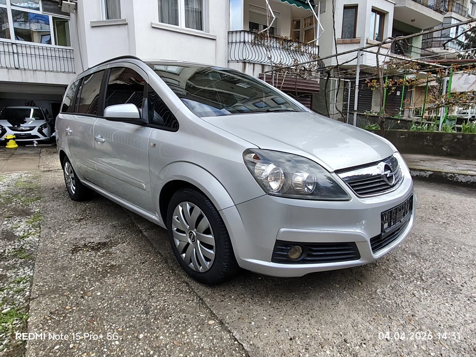 Opel Zafira 1.8 Бензин 140, снимка 2 - Автомобили и джипове - 54089979