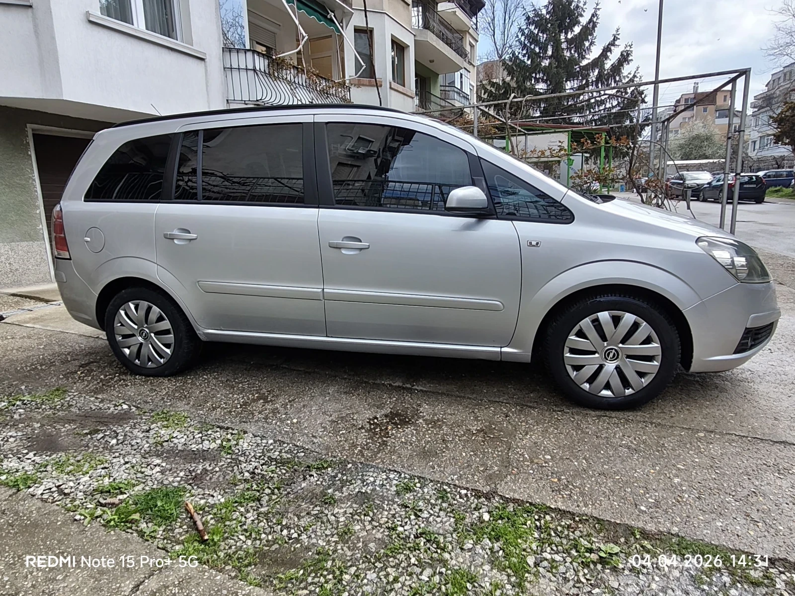 Opel Zafira 1.8 Бензин 140, снимка 3 - Автомобили и джипове - 54089979