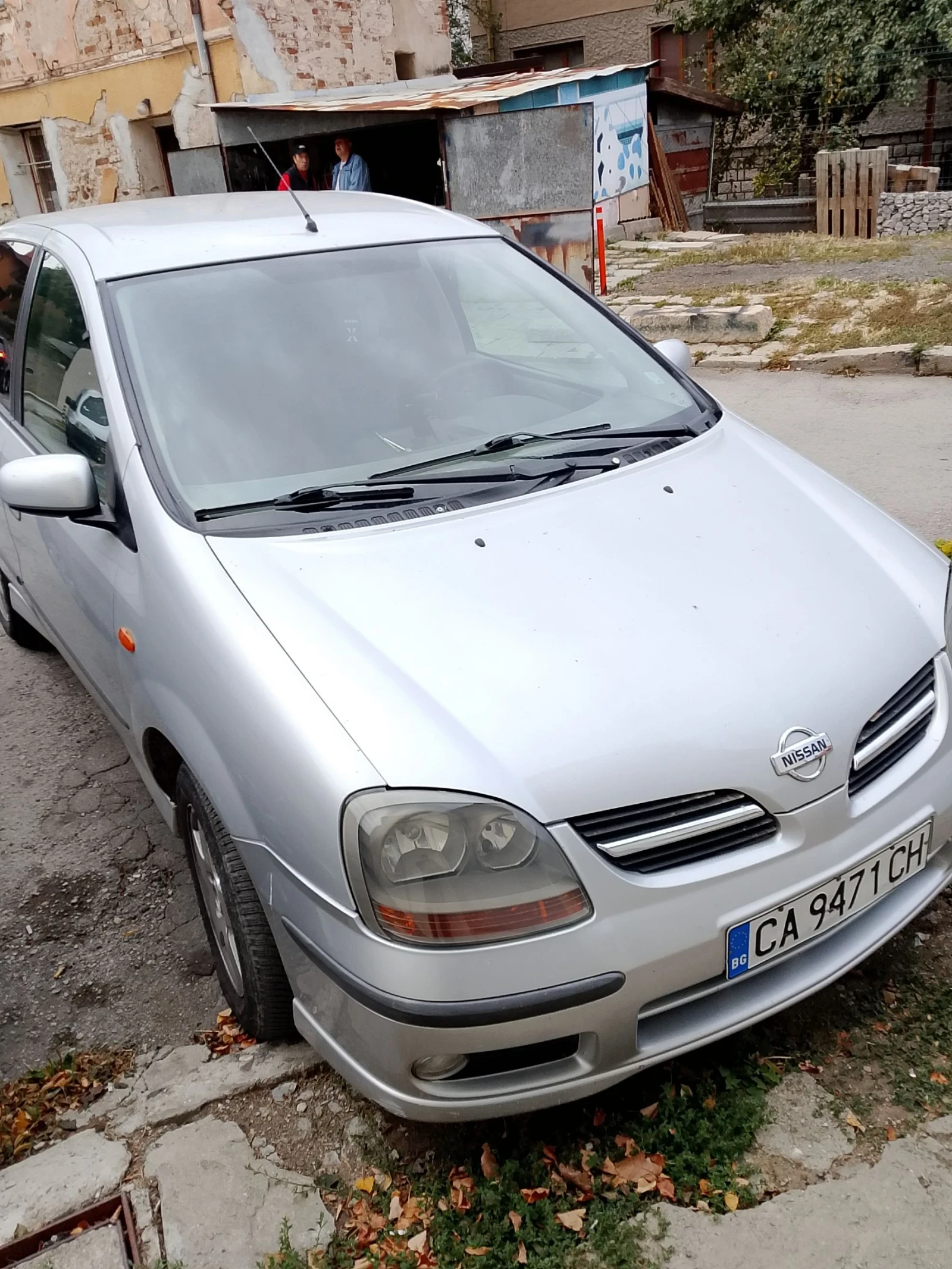 Nissan Almera tino