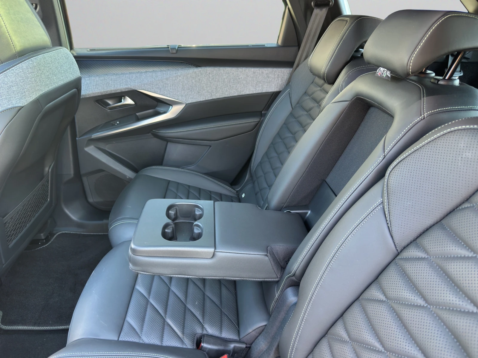 Peugeot 5008 GT PLUG-IN HYBRID, снимка 14 - Автомобили и джипове - 55005967