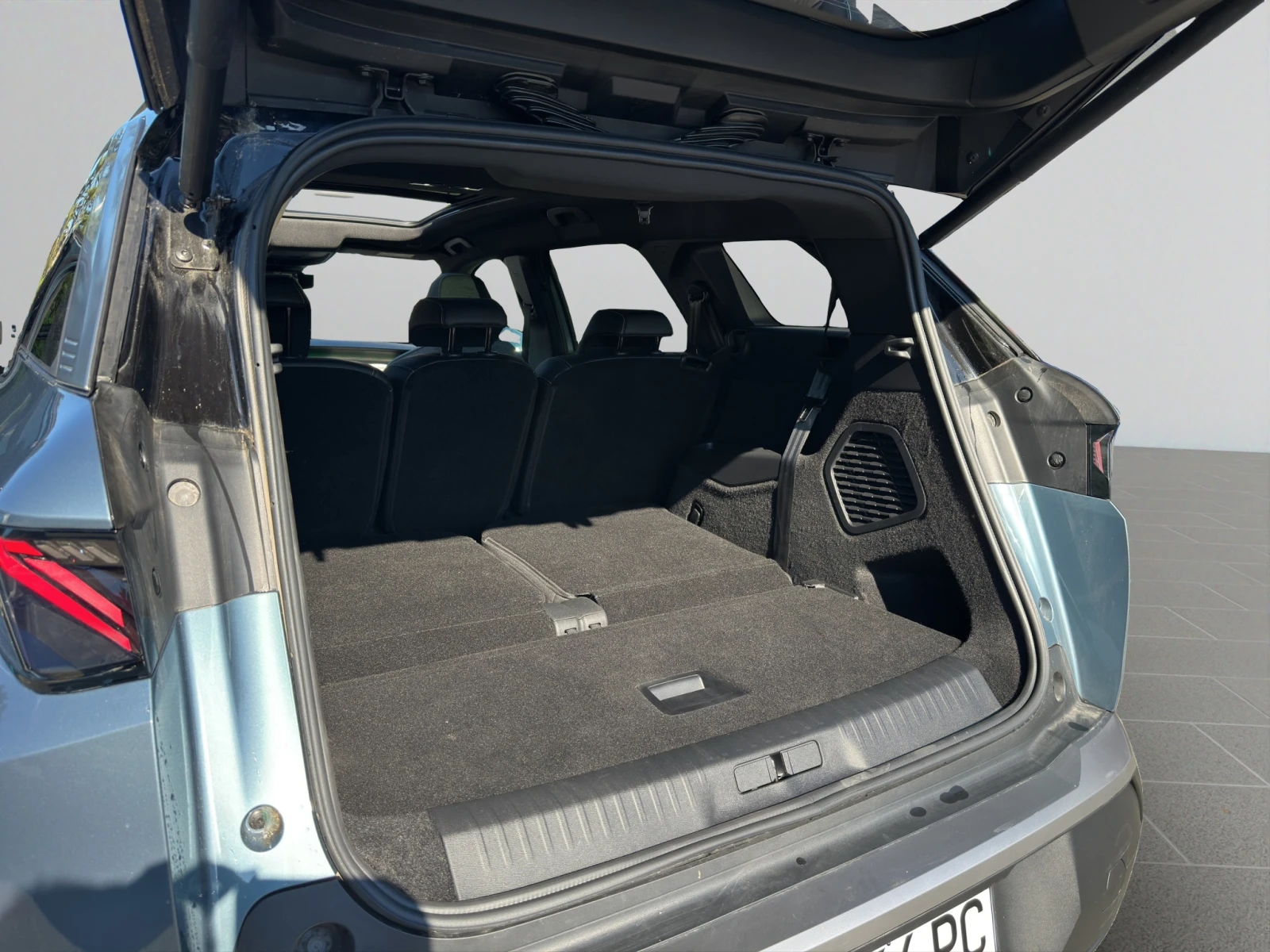 Peugeot 5008 GT PLUG-IN HYBRID, снимка 16 - Автомобили и джипове - 55005967