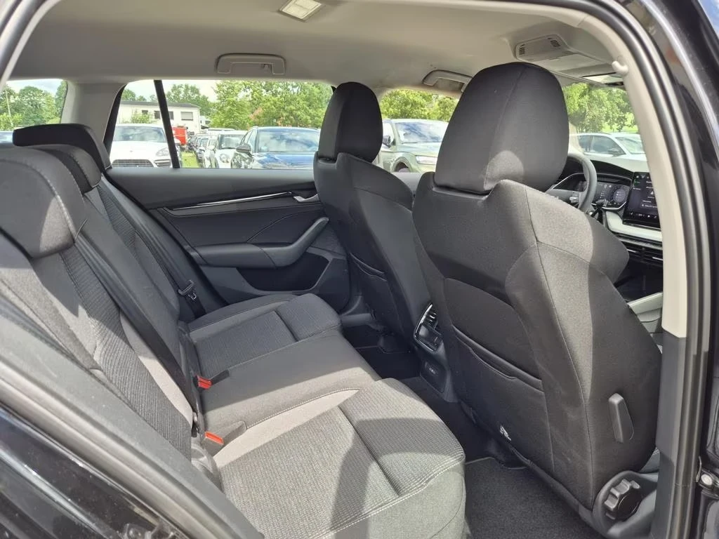 Skoda Octavia 1.5 TSI DSG Select, снимка 9 - Автомобили и джипове - 55777220