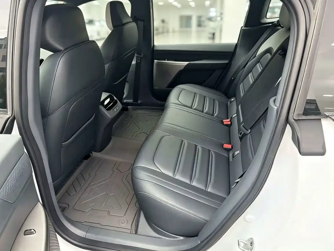 DONGFENG S7 Yipai eπ007 2024 Extended Range 200Air, снимка 9 - Автомобили и джипове - 56666714