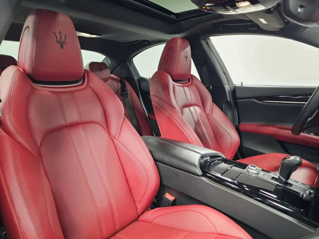 Maserati Ghibli, снимка 14 - Автомобили и джипове - 56707766